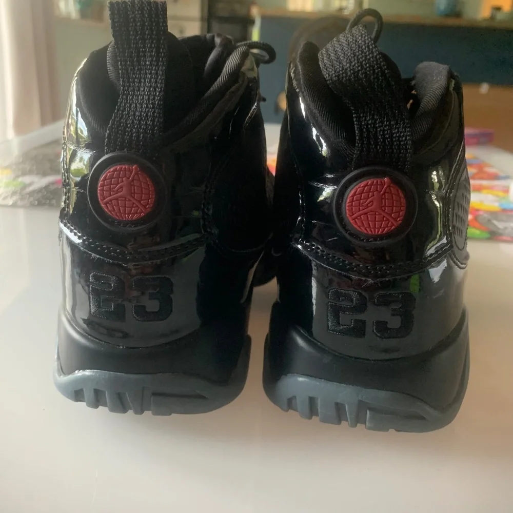 Air Jordan 9 Retro BG Bred black and red sneakers UNISEX - Picture 4 of 9